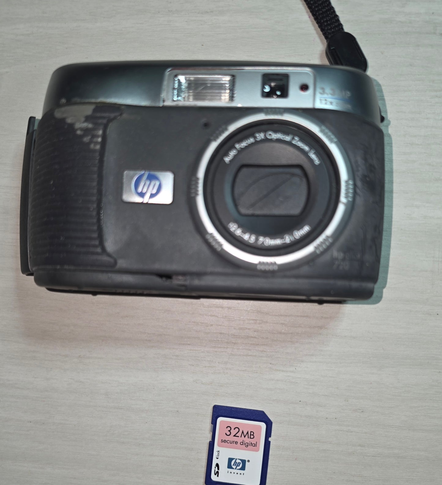 HP 12 x zoom camera not tested