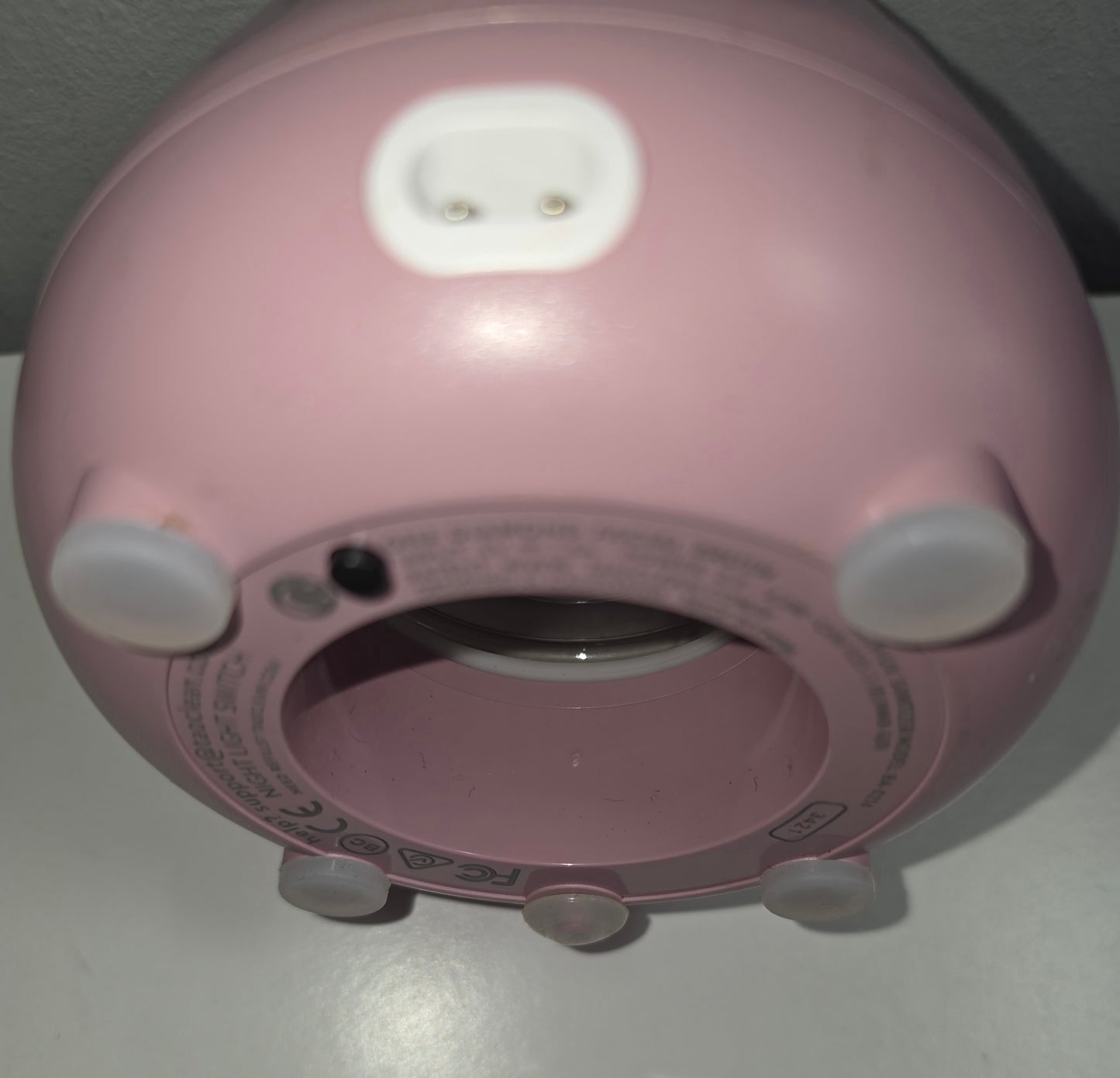 TAO Clean Ona Diamond Orbital Facial Brush and Cleansing Station Pink