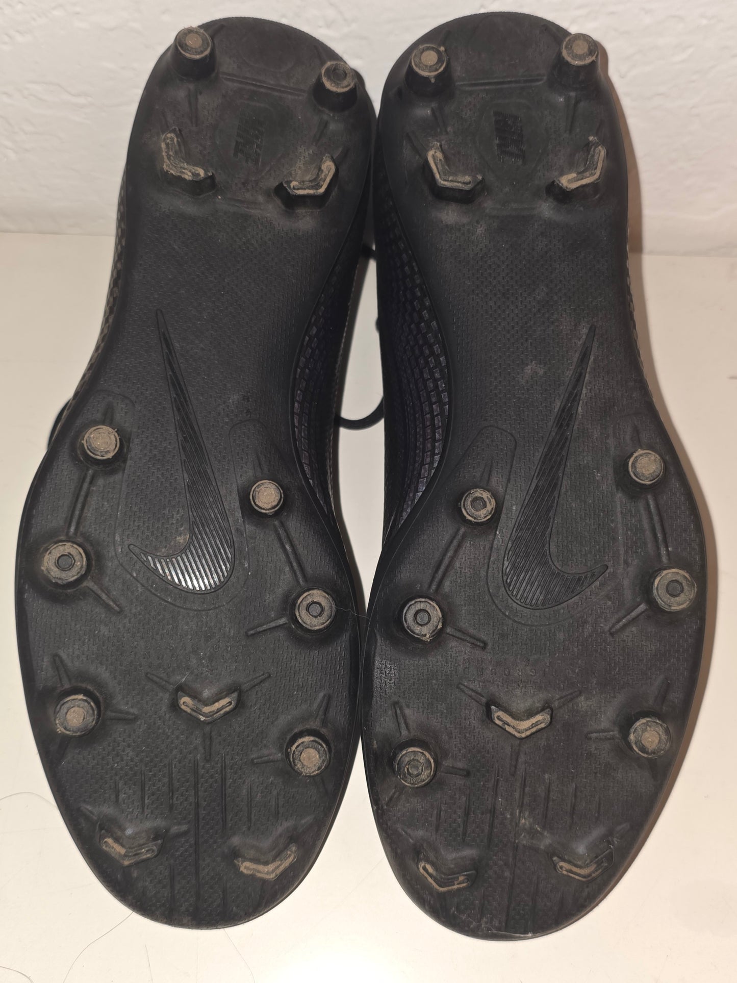 Nike Mercurial Superfly Size 9 Soccer Cleats Mens Black