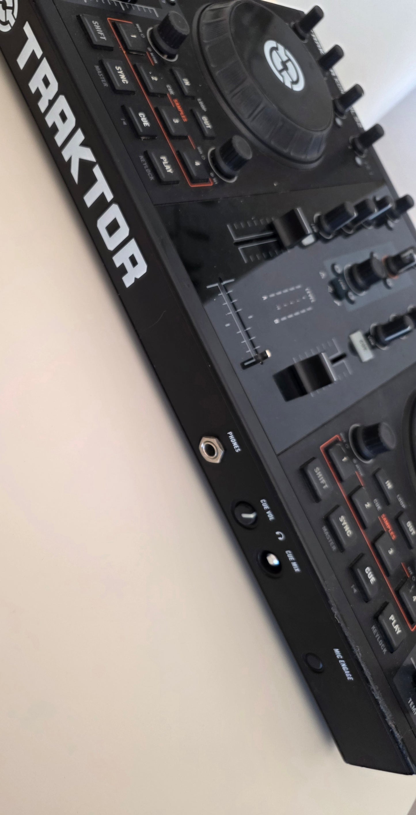 Native Instruments Traktor Kontrol S2 MK1 DJ Controller - UNTESTED
