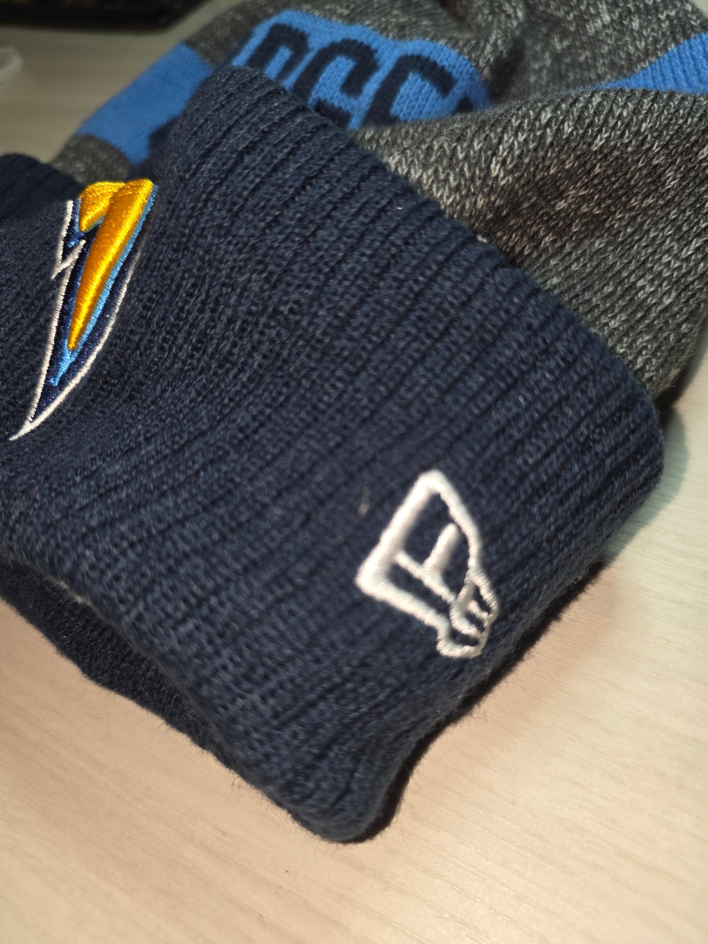 Los Angeles Chargers Hat Cap Knit Pom One Size NFL Football Winter Blue New Era