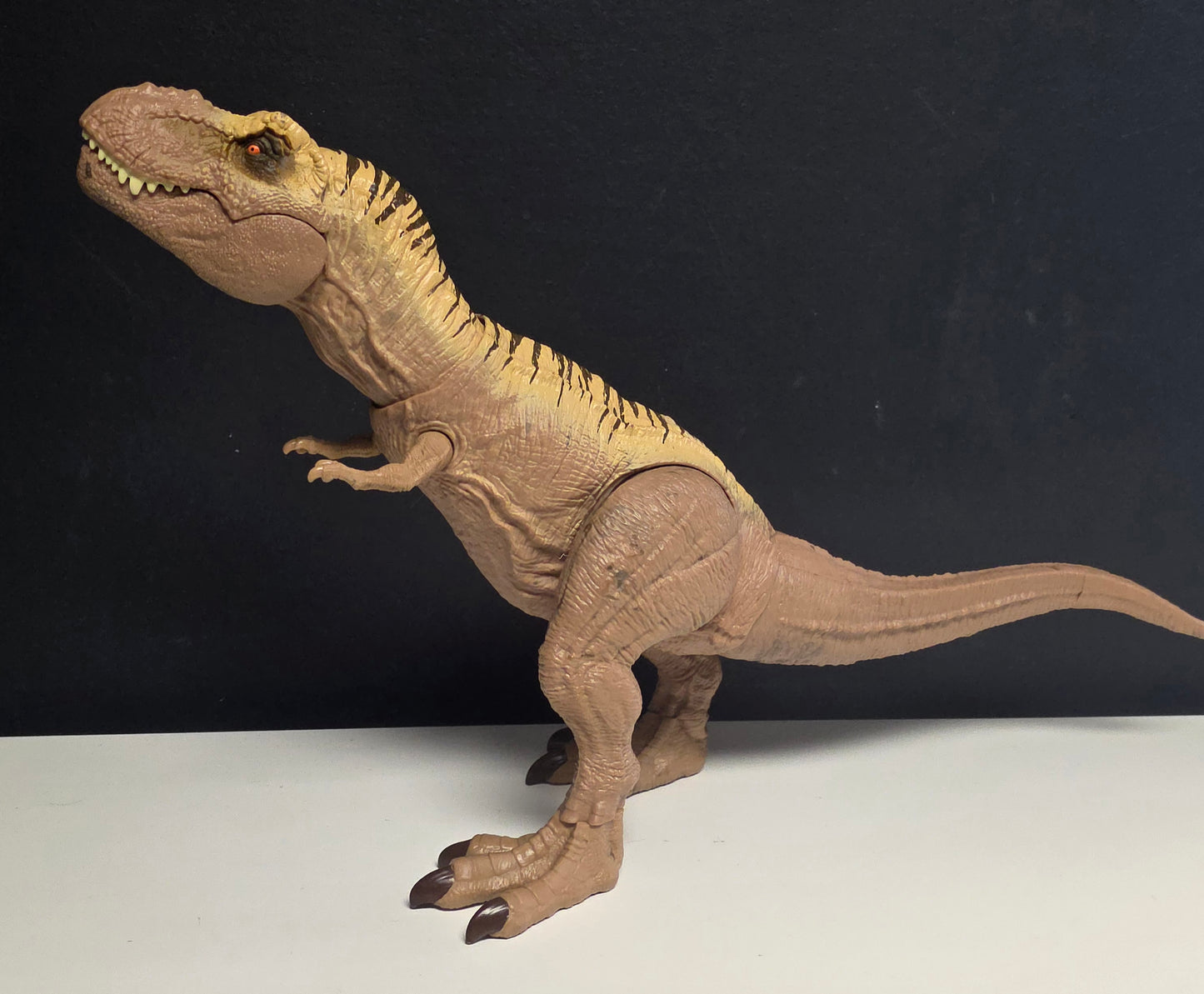 Jurassic World Battle Roarin' l Tyrannosaurus Rex