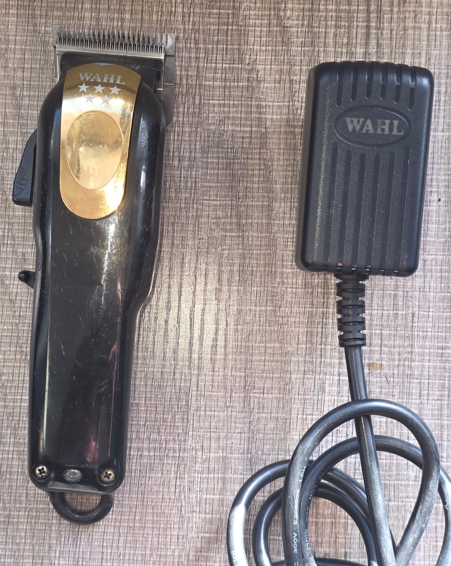 Wahl Magic Clip Cordless Clipper  Black/Gold  Tested Works
