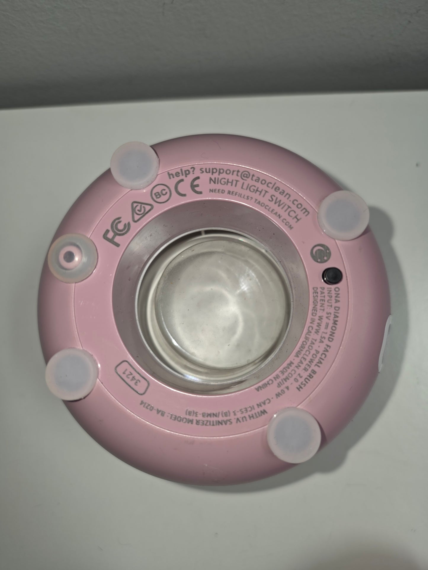 TAO Clean Ona Diamond Orbital Facial Brush and Cleansing Station Pink
